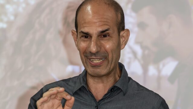 הקשבה. איך לבנות מערכות יחסים מכבדות